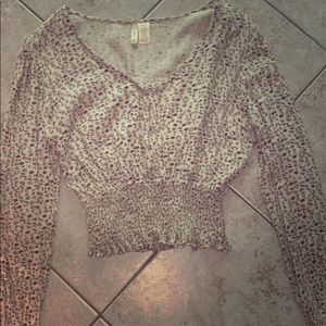 Long sleeve buttoned shirt